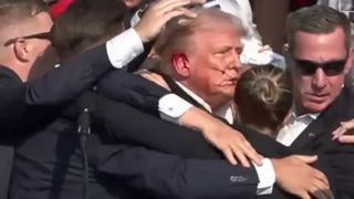 Amenințare pentru Trump: &bdquo;Nu vei mai fi președinte peste un an. Vei fi ucis&rdquo;. Ce pune la cale un strateg al Democraților din SUA