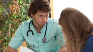 Cinci zodii cu probleme serioase de sănătate. Dr. Google nu e o soluție