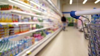 Primele semne că prețurile urcă. Produsele care dau tonul valului de scumpiri