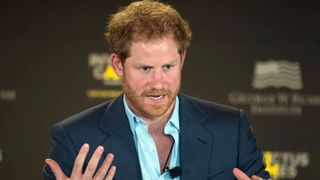 Prințul Harry s-a făcut de râs în direct. Ar fi într-o criză de identitate