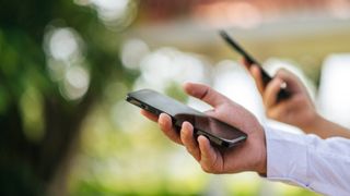 Cum trimiți pe WhatsApp mesaje care se șterg automat. Funcția pe care puțini utilizatori o cunosc