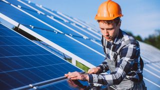 Ce trebuie să știi &icirc;nainte să &icirc;ți pui panouri solare