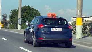 Tot ce trebuie să știi &icirc;nainte să te &icirc;nscrii la școala de șoferi. Acte și costuri pentru toate categoriile