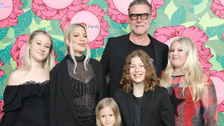 Tori Spelling, implicată &icirc;ntr-un accident rutier &icirc;n California. Actrița și patru copii, transportați la spital