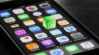 Secretele WhatsApp: cum citești mesajele fără notificarea de citire
