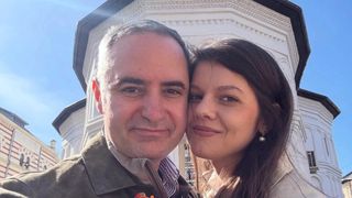 Cine e partenera lui Alexandru Nazare. Ministrul de Finanțe trăiește o poveste de dragoste cu o artistă de muzică populară