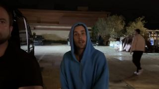 Justin Bieber, un nou scandal cu paparazzi. A aruncat cu sticla &icirc;n ei