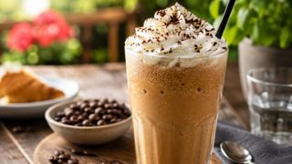 Rețetă de frappe. Cum să faci acasă cea mai populară băutură a verii