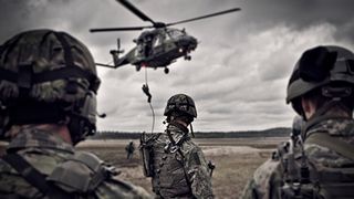 V&acirc;rsta maximă a rezerviștilor, extinsă la 65 de ani. Reforma &icirc;ntărește pregătirea armatei.