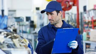 Noile reguli ITP intrate &icirc;n vigoare. Detaliul tehnic banal care &icirc;i lasă pe șoferi fără talon și cu amenzi record &icirc;n această lună