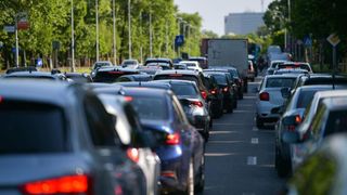 Blocaje majore &icirc;n trafic, &icirc;n Capitală. Zona de nord a Bucureștiului, paralizată după furtuna de noaptea trecută