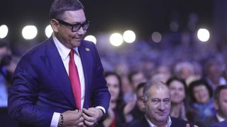 Victor Ponta reacționează dur după tragedia din Elveția și compară incidentul cu Colectiv: &bdquo;Nu va cere nimeni demisia Guvernului&rdquo;