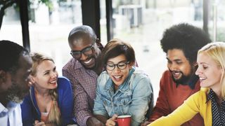 Trei zodii intră &icirc;ntr-o nouă etapă pe 17 aprilie 2026. Conjuncția Mercur&ndash;Neptun deschide drumul către schimbări majore