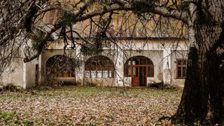 Conacul care a ascuns Coroana Ungariei se vinde mai ieftin dec&acirc;t o garsonieră