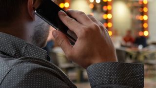 O nouă &icirc;nșelăciune &icirc;i vizează pe părinți. Vocea copiilor, copiată cu inteligență artificială