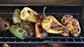 Secretul gospodinelor din Oltenia pentru cei mai buni ardei copți. Ingredientul simplu care le dă un gust spectaculos