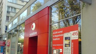 Vodafone și Orange au scumpit abonamentele, invoc&acirc;nd indexarea cu 6,8% pe baza datelor Eurostat