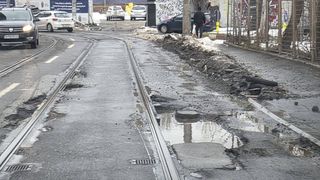 Ce poți face dacă te accidentezi &icirc;ntr-o groapă din asfalt. Pașii legali explicați de un avocat