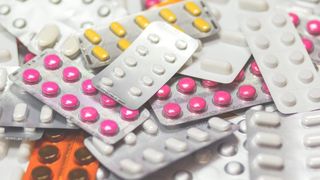 V&acirc;rstnicii care iau de la cinci medicamente &icirc;n sus pe zi, risc mai mare de moarte prematură