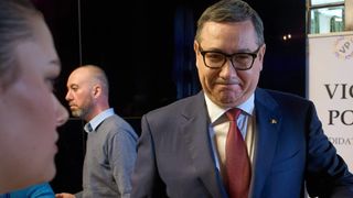 Exclusiv. Victor Ponta, atac devastator la USR: &bdquo;De Sărbători, ca hoții!&rdquo; Cum a ajuns &bdquo;omul&rdquo; lui Clotilde Armand să controleze toate achizițiile publice din Rom&acirc;nia