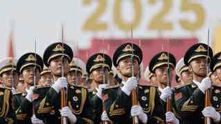 China pregătește o armată de super-soldați care nu simt frigul sau durerea