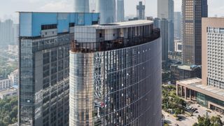 Clădirile viitorului și răcirea eficientă. Tehnologia care poate reduce costurile cu p&acirc;nă la 40%