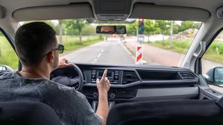 Reguli noi pentru șoferii rom&acirc;ni. Amenzile vin c&acirc;nd &icirc;ți e cel mai greu