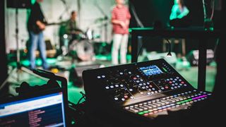 Secretele salariilor din muzică: c&acirc;t c&acirc;știgă echipa vedetelor