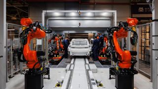 Inteligența artificială devine noul șef. Roboții umanoizi intră &icirc;ntr-unul dintre cele mai importante sectoare economice