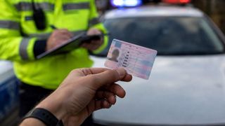 Permisele și taloanele reținute de poliție se recuperează de la o nouă adresă &icirc;n București