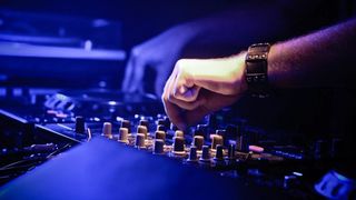 Primul DJ din lume: cum un adolescent din California a schimbat muzica