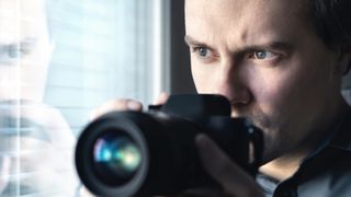 Infidelitate, custodie și afaceri riscante. Tot mai mulți rom&acirc;ni apelează la detectivi