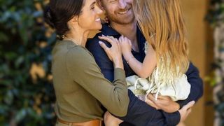 Meghan Markle, acuzată că &icirc;și expune fiica pe internet de dragul popularității