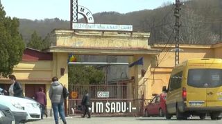 A dispărut calea ferată de la Uzina de Armament Sadu și Salvador Caragea nu a prins hoții. DNA a intrat pe fir