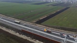 Ungurii ne dau lecții la autostrăzi și r&acirc;d de noi: Rom&acirc;nia inaugurează ce n-a terminat