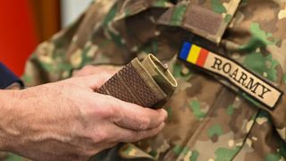 Armata Rom&acirc;nă și Rom&acirc;nia, păgubite de cel mai prost contract, semnat la o cafenea