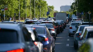 Greșeala care te costă 1.620 de lei &icirc;n București. Benzile pe care mașinile nu mai au voie