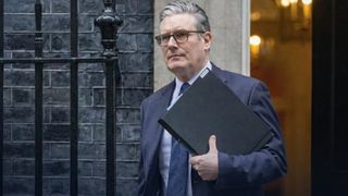 Miniștrii, pedepsiți penal dacă induc &icirc;n eroare a publicul