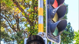 Semafoarele inteligente schimbă regulile &icirc;n trafic. Coșmar pentru șoferii grăbiți