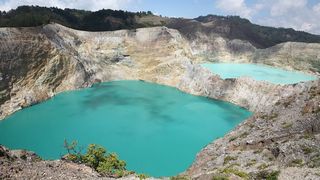 Cele trei lacuri magice care își schimbă culoarea între ele. Ce ascunde fenomenul unic