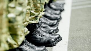 Bolojan anunță reforma pensiilor militare. V&acirc;rsta de pensionare va crește treptat