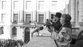 Arma secretă a Armatei. Cum a fost spart mitingul lui Ceaușescu prin &bdquo;război psihologic&rdquo;. 21 decembrie 1989
