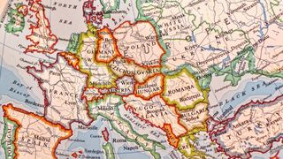 Rom&acirc;nia, prinsă &icirc;ntre marile jocuri de putere. Ce tactică trebuie să adopte țara noastră