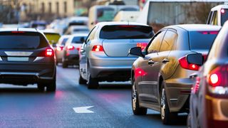 Șoferii cu permis categoria B vor putea conduce vehicule mai grele. Ce condiții trebuie să respecte&nbsp;