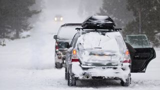 Responsabilitățile pe care le avem pe timp de ninsoare. Nerespectarea obligațiilor aduc amenzi usturătoare