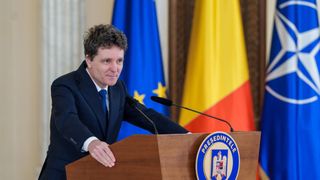 Donald Trump a făcut o gafă de proporții &icirc;n momentul &icirc;n care a vrut să &icirc;l laude pe Nicușor Dan