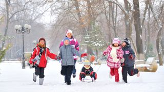 Primul pas pentru re&icirc;ntoarcerea la interacțiunea față-n față a fost făcut. Telefoanele mobile, interzise &icirc;n vacanță