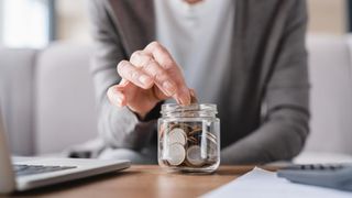 Obiceiuri ciudate prin care unele persoane au reușit să economisească bani. Metodele, mai puțin &icirc;nt&acirc;lnite