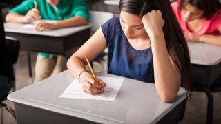 Proba de Bacalaureat de marți se am&acirc;nă din cauza caniculei