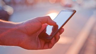 Soluții simple care &icirc;mbunătățesc performanța telefonului și &icirc;l ajută să funcționeze mai rapid